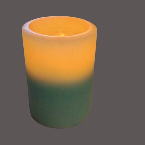 Sylvania Flameless Candle Blue Battery Operated Timer Feature Pillar 4x3 inch - Picture 2 of 11